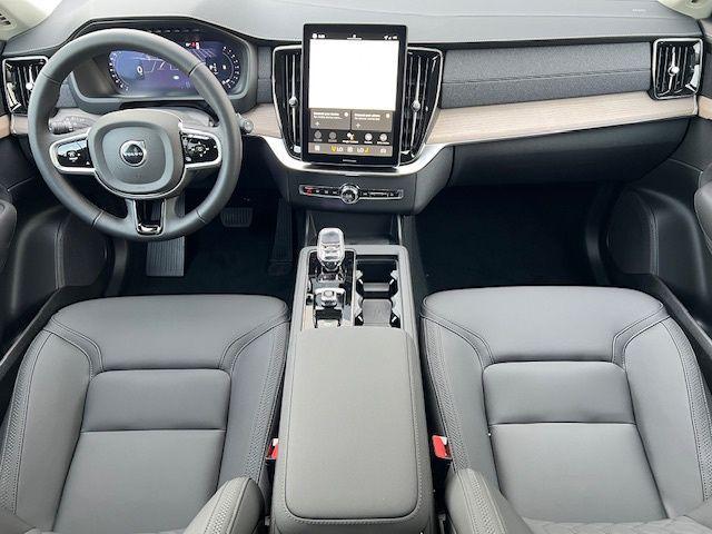 new 2025 Volvo XC90 car, priced at $69,245