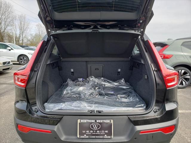 new 2025 Volvo XC40 car, priced at $52,235
