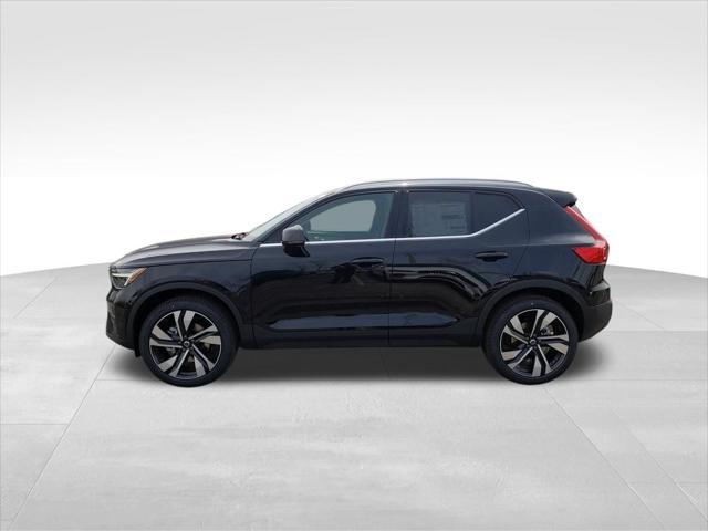 new 2025 Volvo XC40 car, priced at $52,235