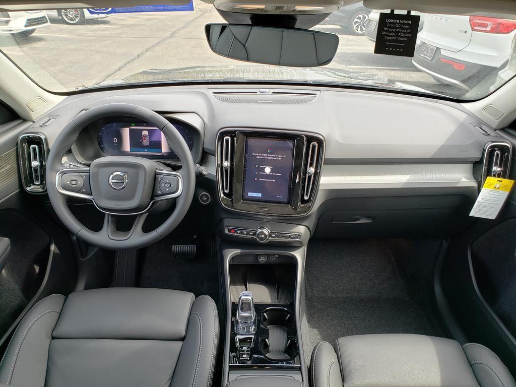 new 2025 Volvo XC40 car, priced at $52,235