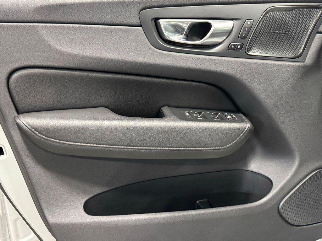 used 2020 Volvo XC60 car, priced at $29,163
