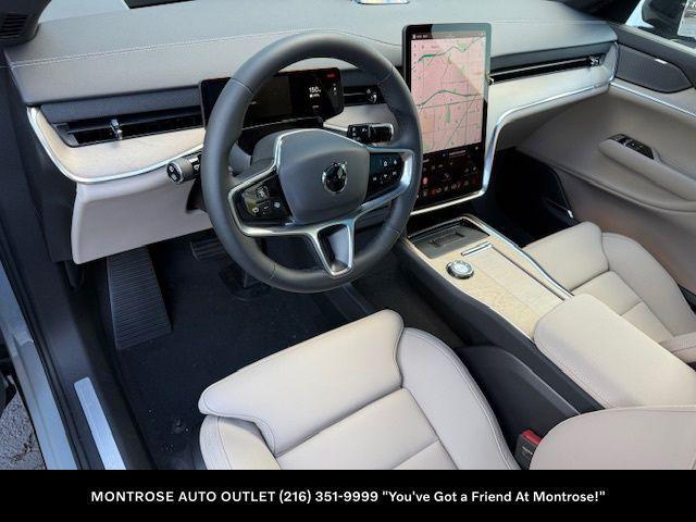 new 2025 Volvo EX90 car, priced at $86,790