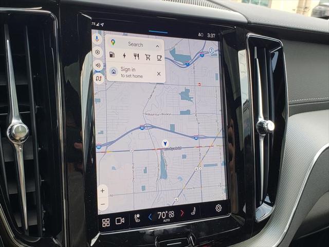 new 2025 Volvo XC60 Plug-In Hybrid car