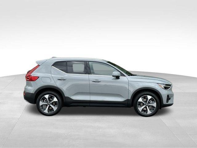 new 2025 Volvo XC40 car, priced at $46,015