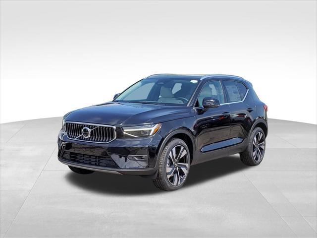 new 2025 Volvo XC40 car