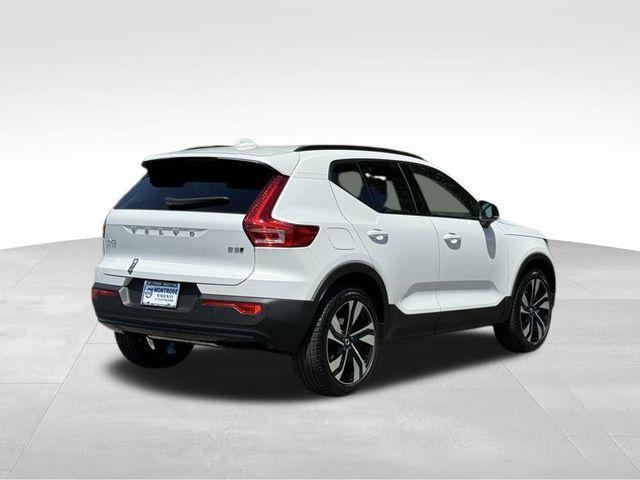 new 2024 Volvo XC40 car, priced at $50,885