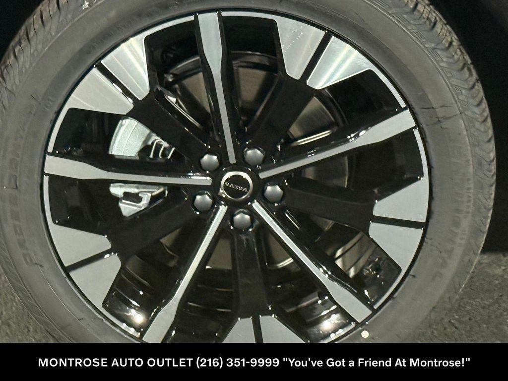 new 2026 Volvo XC60 car, priced at $57,985