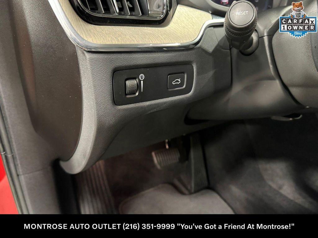 used 2022 Volvo XC60 car, priced at $37,994