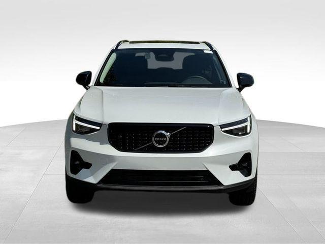 new 2025 Volvo XC40 car, priced at $52,215