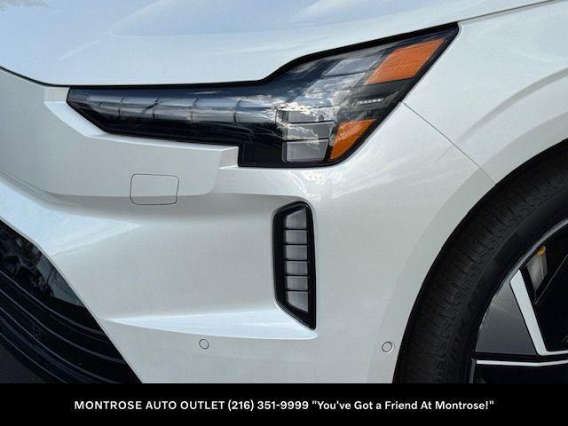 new 2025 Volvo EX90 car, priced at $87,675