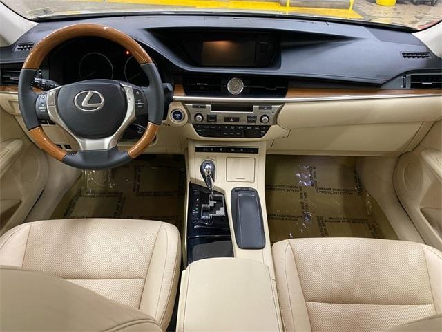 used 2014 Lexus ES 300h car, priced at $17,500