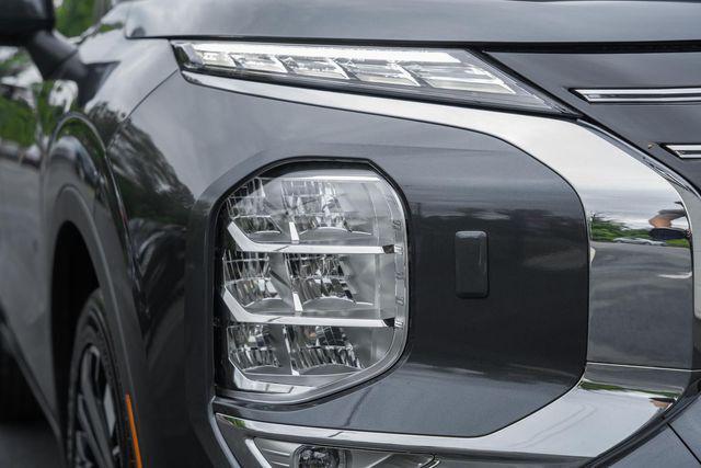 new 2025 Mitsubishi Outlander car, priced at $40,030