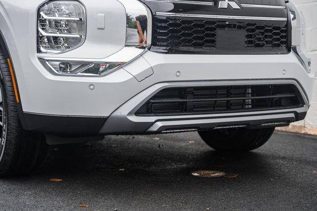 new 2025 Mitsubishi Outlander car, priced at $38,645