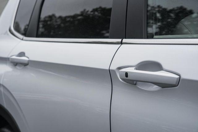 new 2025 Mitsubishi Outlander car, priced at $38,645