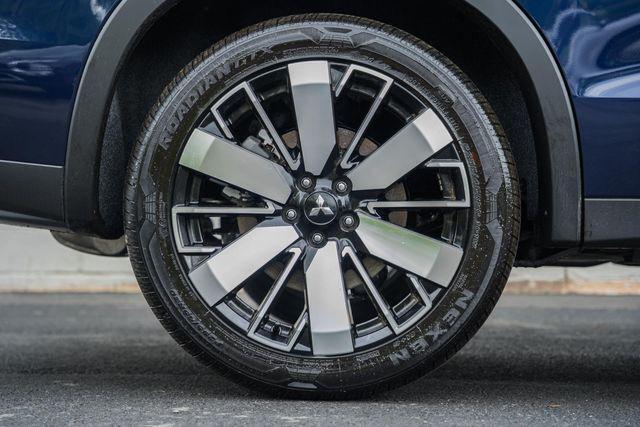 new 2025 Mitsubishi Outlander car, priced at $40,085