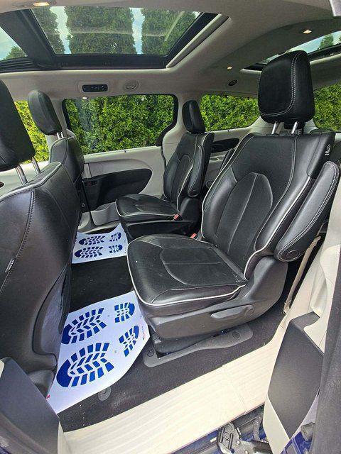 used 2021 Chrysler Pacifica Hybrid car, priced at $31,000