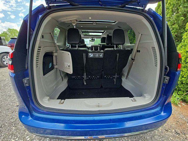 used 2021 Chrysler Pacifica Hybrid car, priced at $31,000