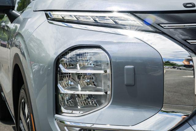 new 2025 Mitsubishi Outlander car, priced at $45,930