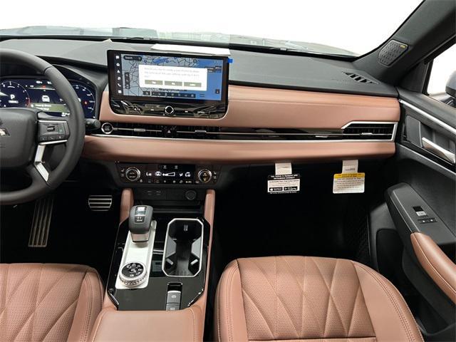 new 2025 Mitsubishi Outlander car, priced at $45,930