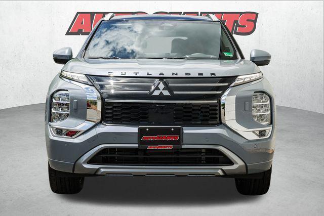 new 2025 Mitsubishi Outlander car, priced at $45,930