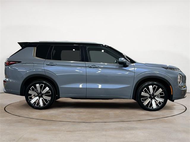 new 2025 Mitsubishi Outlander car, priced at $45,930