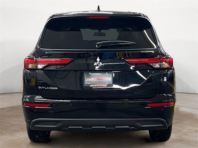 new 2024 Mitsubishi Outlander car, priced at $30,550