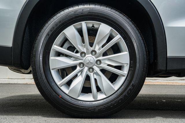 new 2025 Mitsubishi Outlander car, priced at $33,985