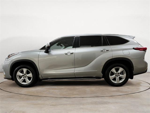 used 2020 Toyota Highlander car, priced at $26,300