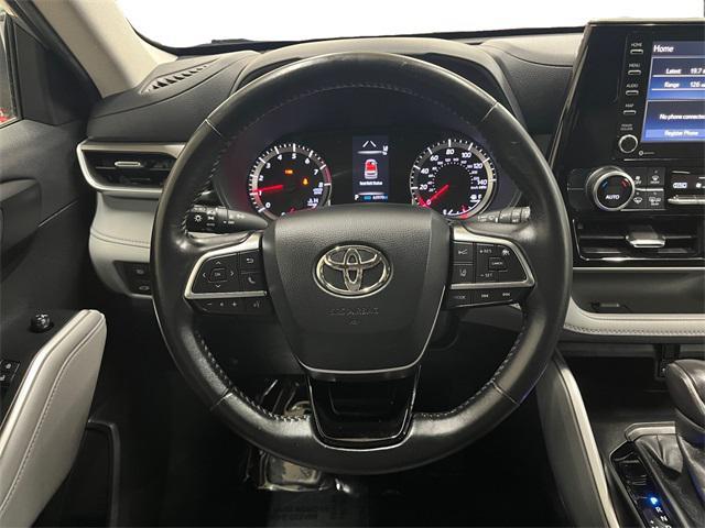 used 2020 Toyota Highlander car, priced at $26,300