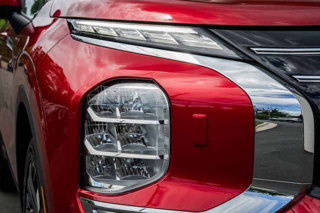 new 2025 Mitsubishi Outlander car, priced at $37,260