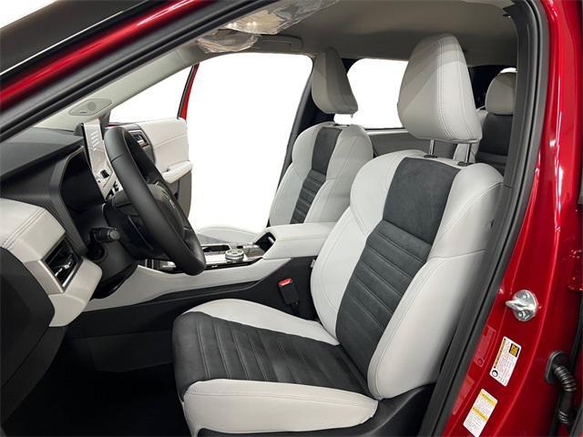 new 2025 Mitsubishi Outlander car, priced at $37,260