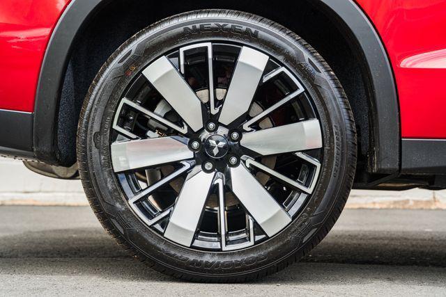 new 2025 Mitsubishi Outlander car, priced at $37,260