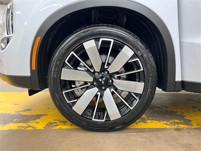 new 2025 Mitsubishi Outlander car, priced at $40,460