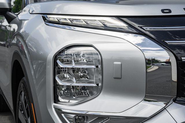 new 2025 Mitsubishi Outlander car, priced at $40,075