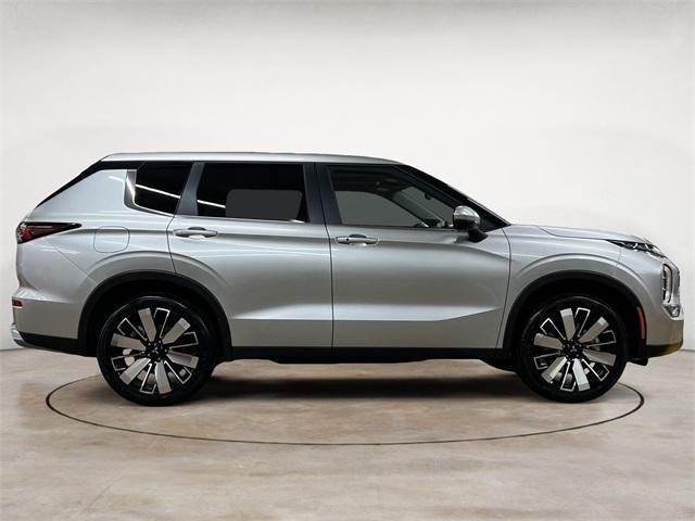new 2025 Mitsubishi Outlander car, priced at $40,075