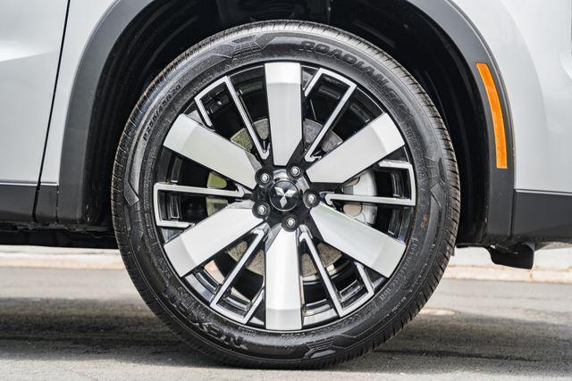 new 2025 Mitsubishi Outlander car, priced at $40,075