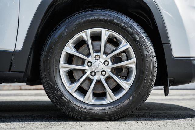 used 2021 Jeep Cherokee car, priced at $18,500