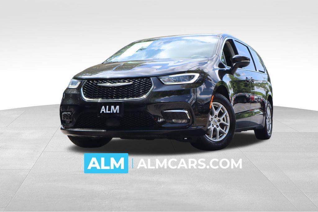 used 2023 Chrysler Pacifica car, priced at $20,120