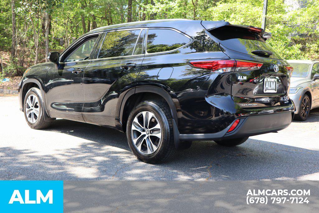 used 2021 Toyota Highlander car, priced at $29,420