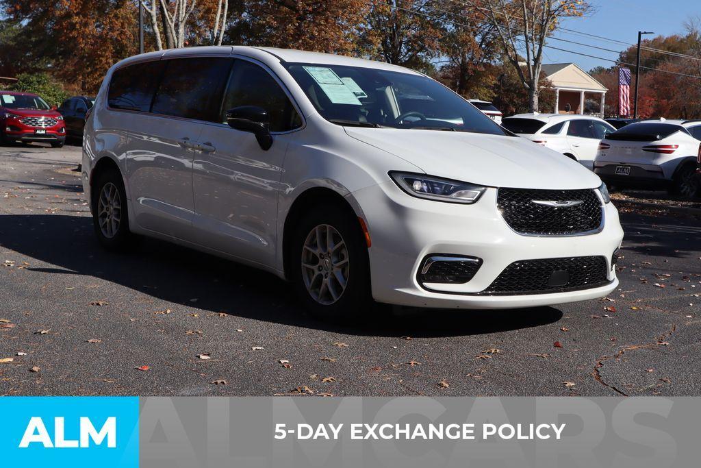 used 2024 Chrysler Pacifica car, priced at $25,920