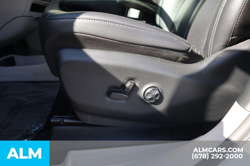 used 2024 Chrysler Pacifica car, priced at $25,920