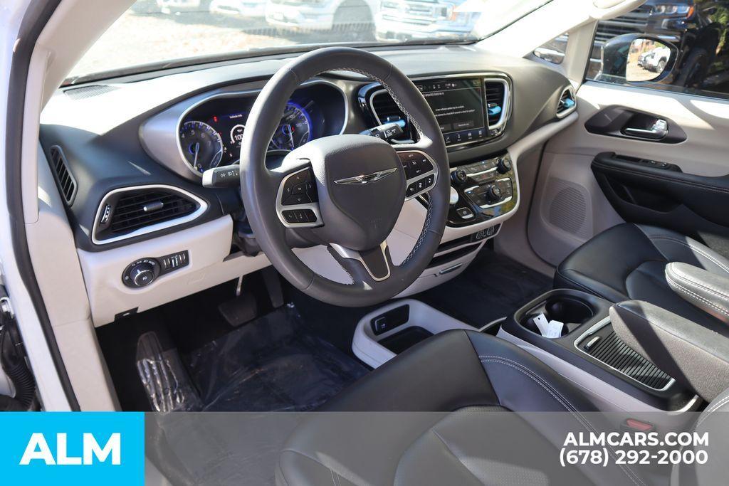 used 2024 Chrysler Pacifica car, priced at $25,920