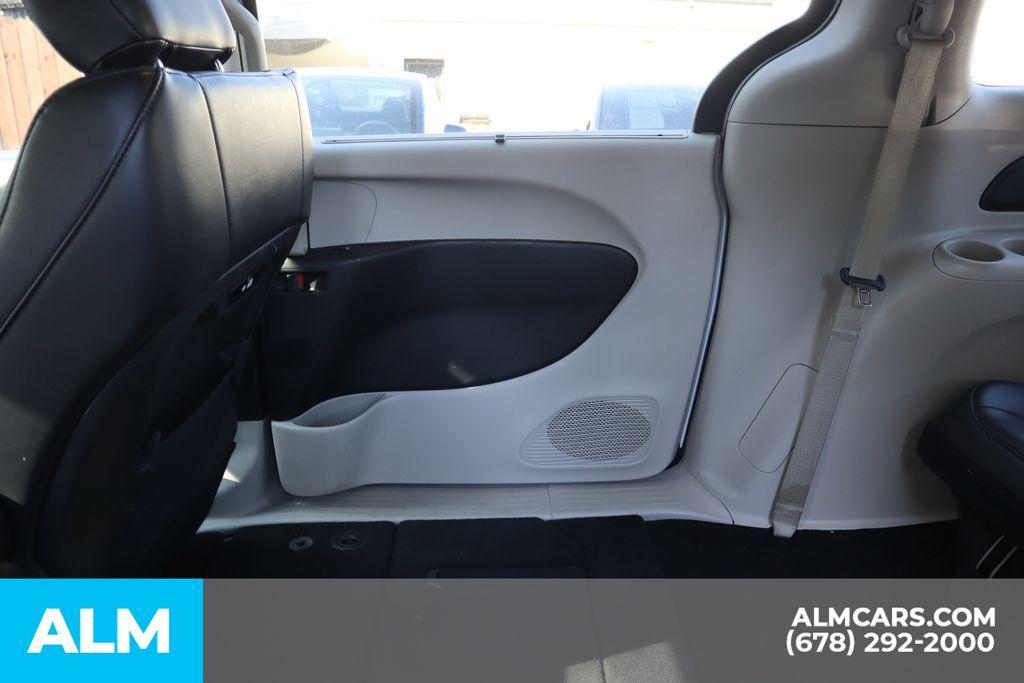 used 2024 Chrysler Pacifica car, priced at $25,920