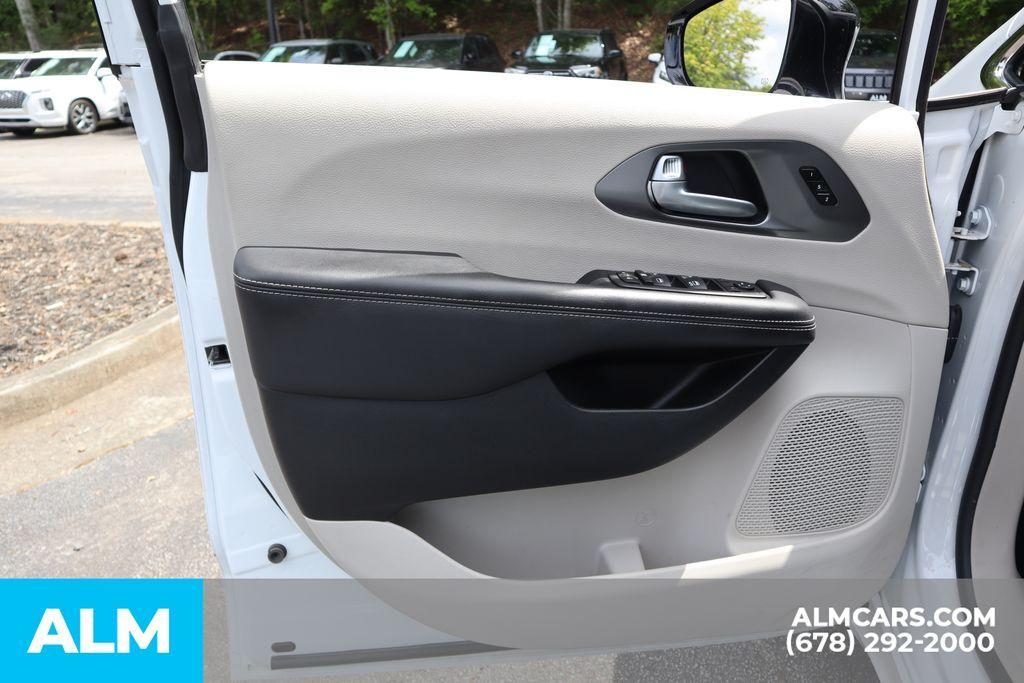 used 2024 Chrysler Pacifica car, priced at $31,420