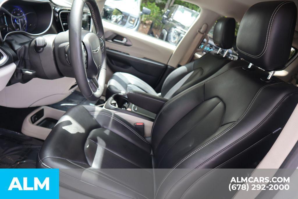 used 2024 Chrysler Pacifica car, priced at $31,420