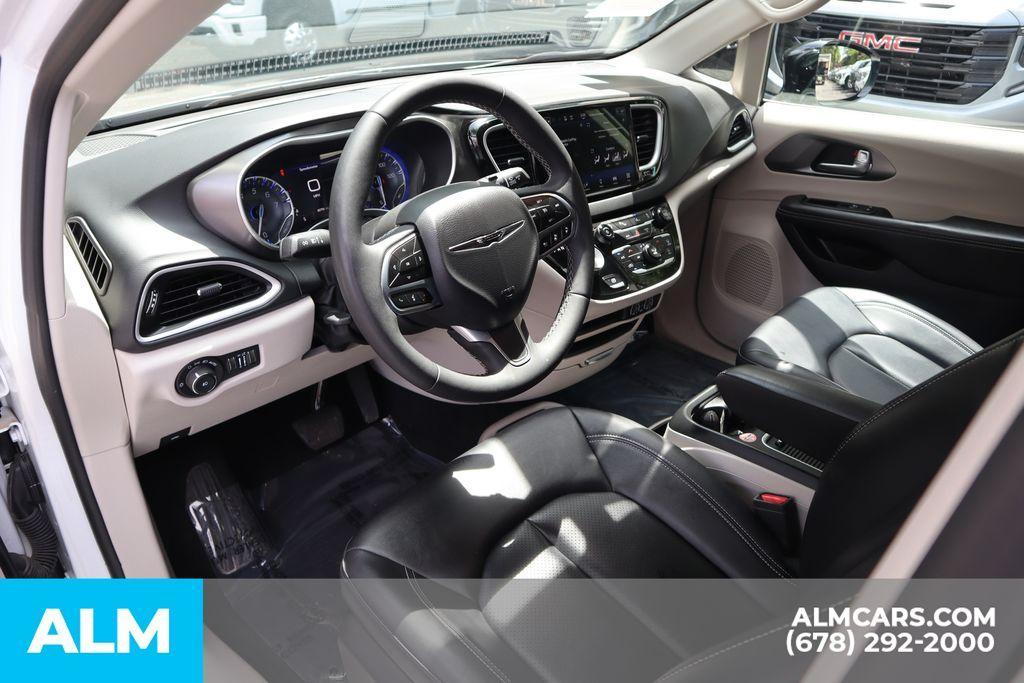used 2024 Chrysler Pacifica car, priced at $31,420