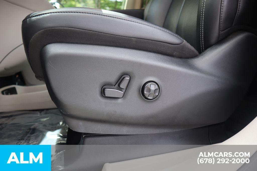 used 2024 Chrysler Pacifica car, priced at $31,420