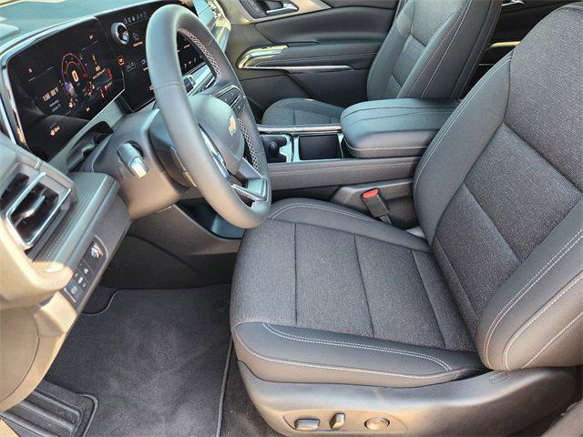 new 2026 Chevrolet Traverse car, priced at $44,385