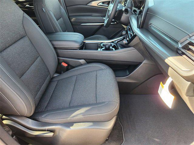 new 2026 Chevrolet Traverse car, priced at $44,385