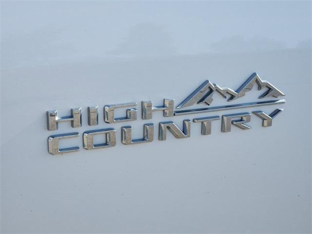 used 2022 Chevrolet Traverse car, priced at $35,500